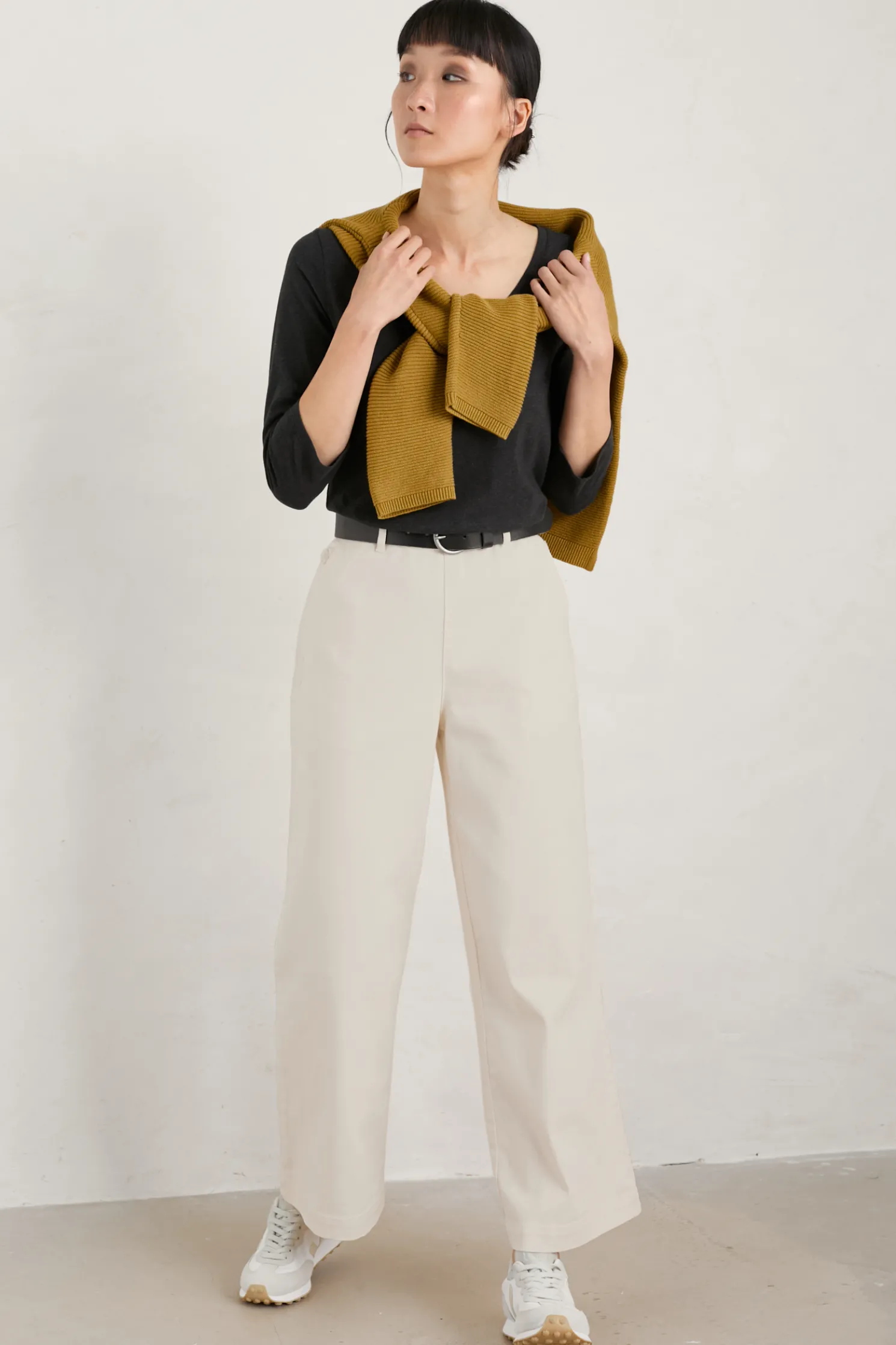 Alighting 3/4 Sleeve V-Neck Jersey Top