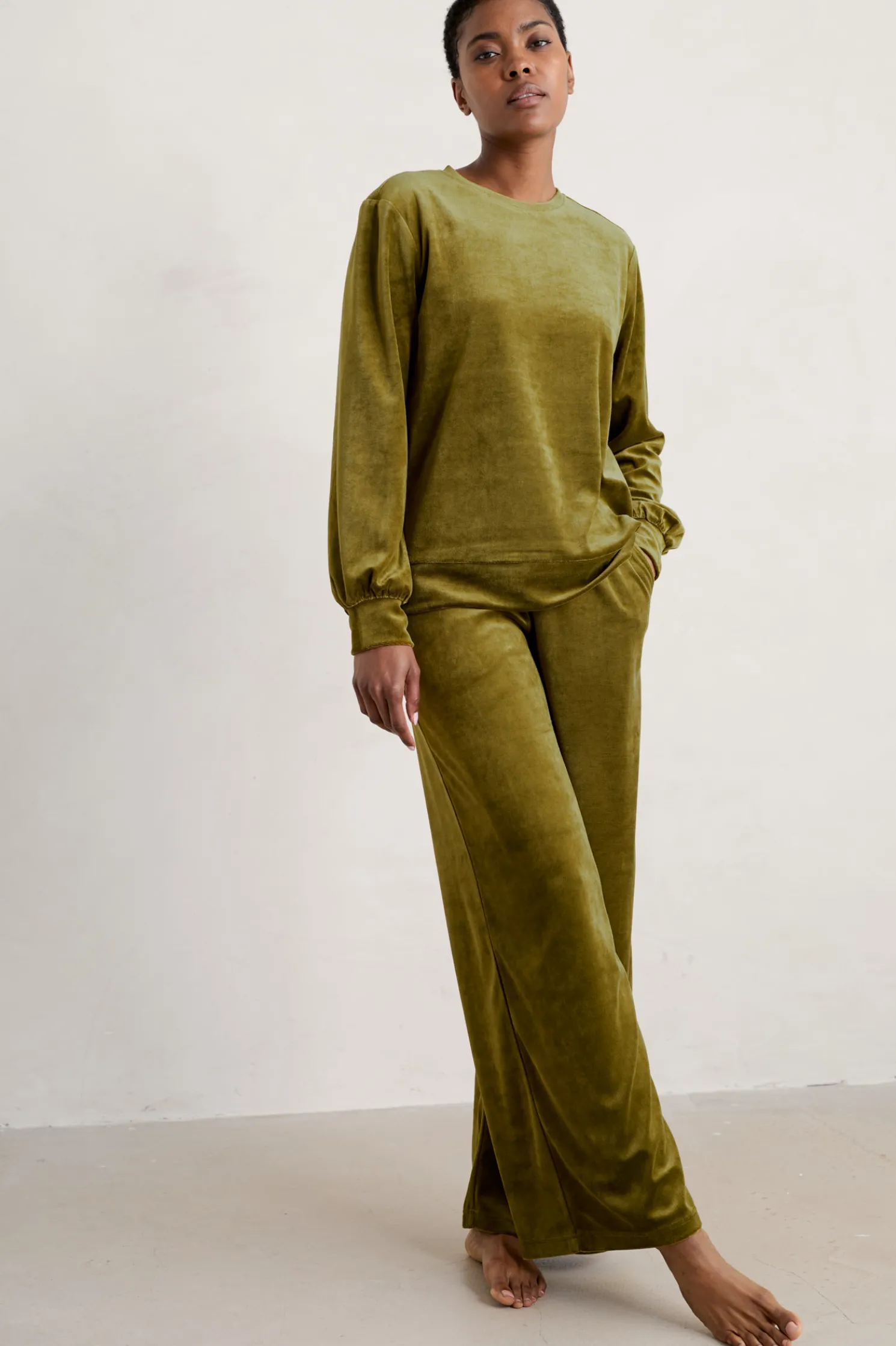 Kowan Velour Sweatshirt