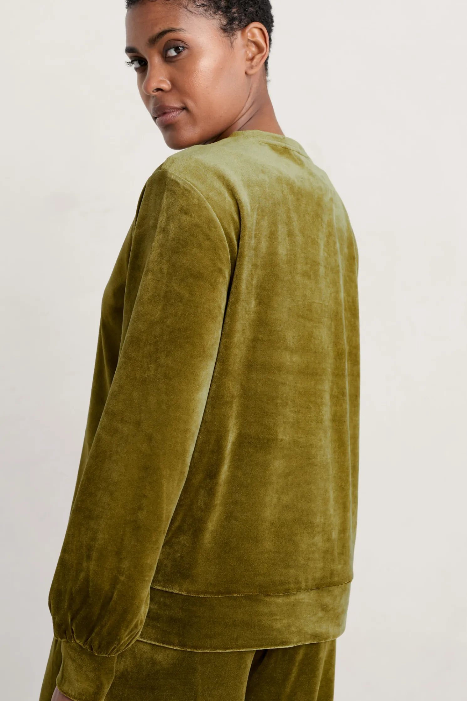 Kowan Velour Sweatshirt